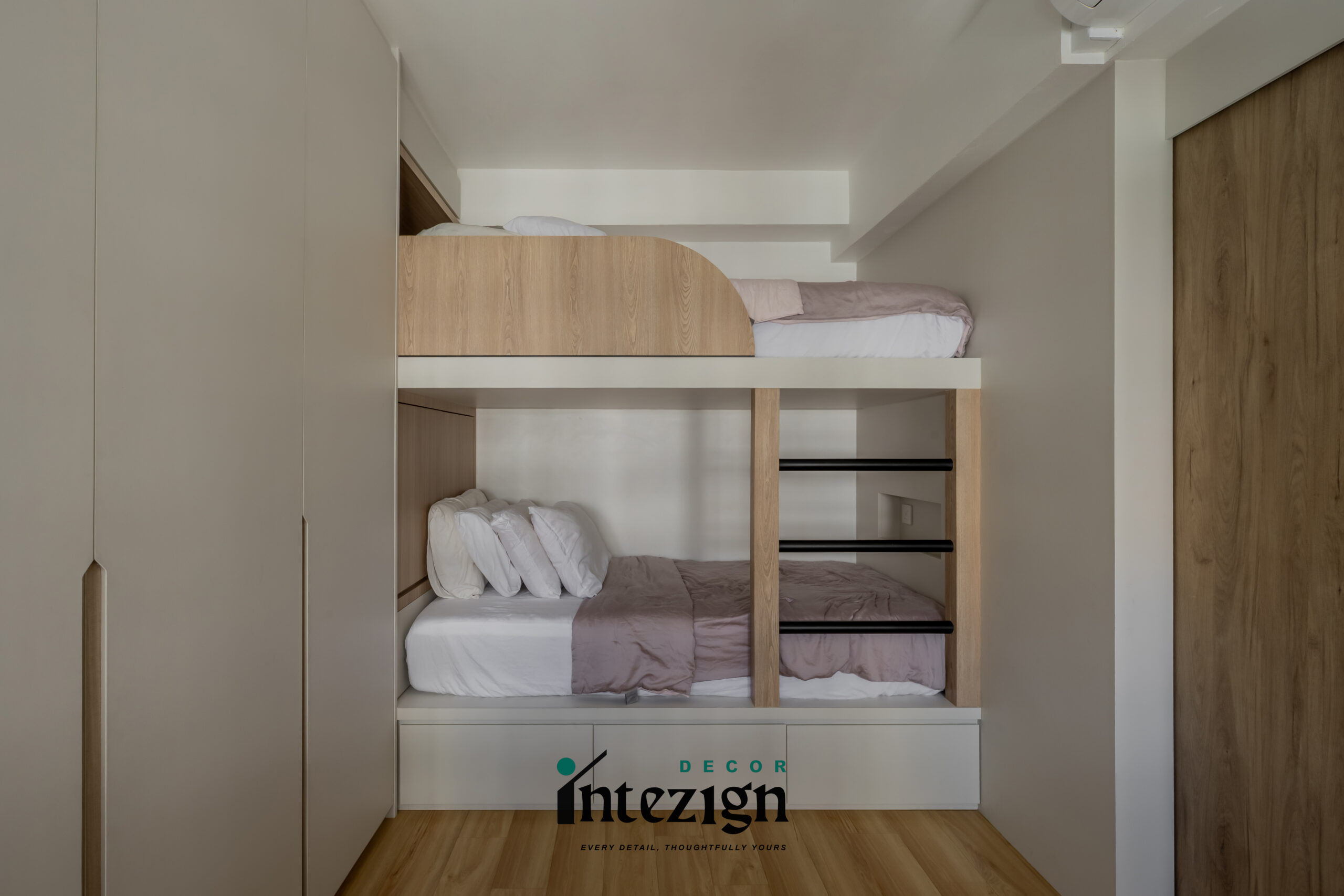 unizign-7
